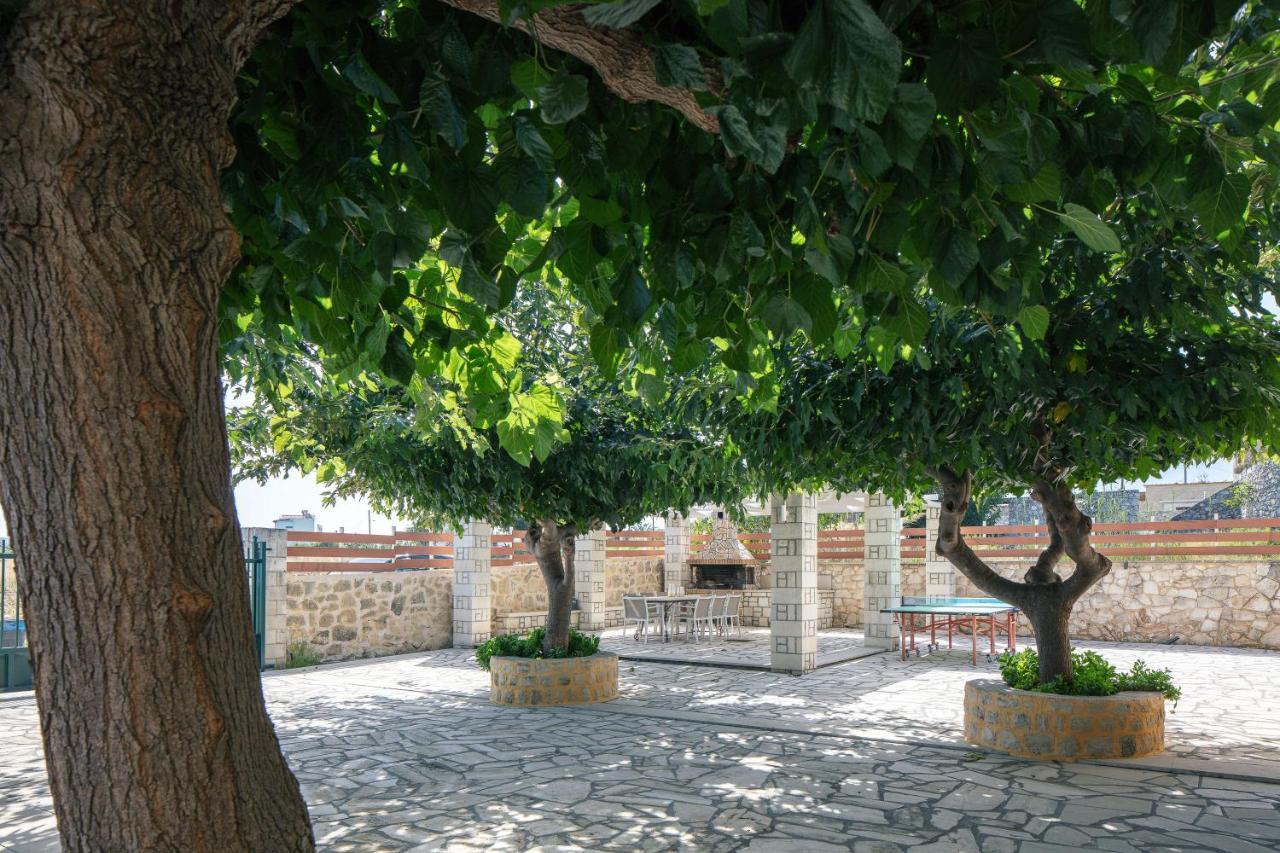 Villa Pinelopi Asproulianoi ภายนอก รูปภาพ